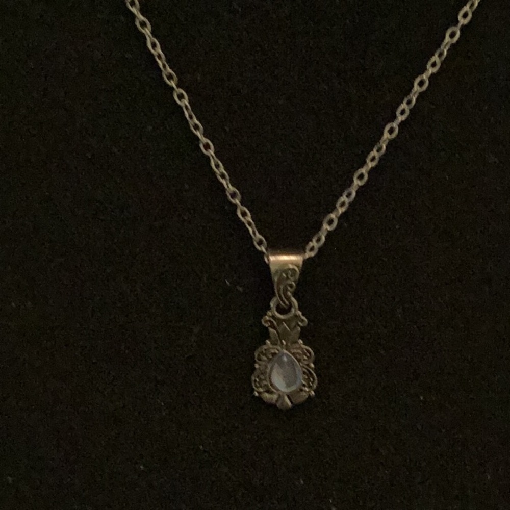 🦋New Gorgeous Stone Pendant Necklace Sparkles & Shines So Much FUN to Wear 🦋 - Picture 5 of 10